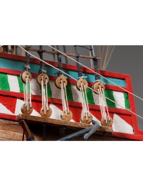 Dušek Golden Hind 1577 1:72 kit