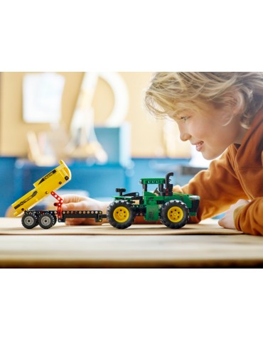 LEGO Technic - John Deere 9620R 4WD Tractor