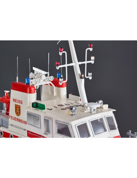 ROMARIN Fire Boat FLB-1 Model Kit